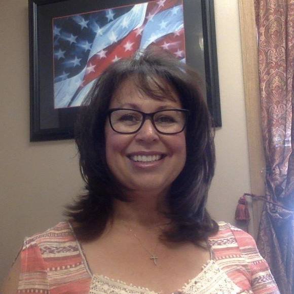 Meet your Posher, Lisa - Picture 1 of 1